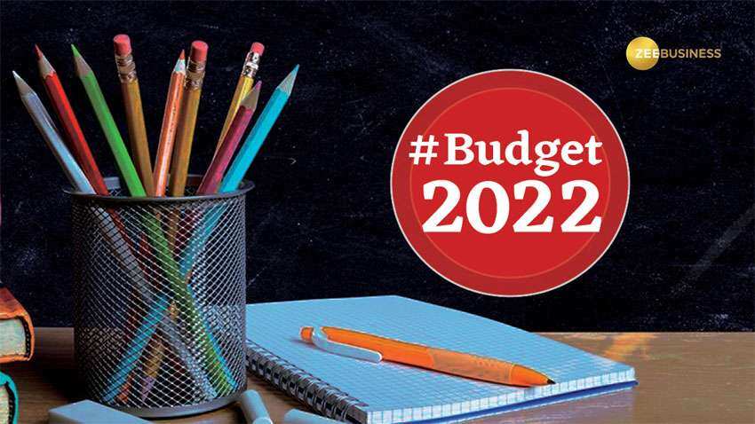 Budget 2022: नौकरीपेशा को आज मिलेगा बड़ा फायदा? स्टैंडर्ड डिडक्शन 50 हजार से बढ़कर हो सकता है 75,000 रुपए