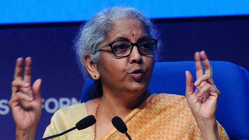 Nirmala Sitharaman: बजट के बाद वित्त मंत्री की प्रेस कॉन्फ्रेंस- इनकम टैक्स छूट नहीं देने पर दिया जवाब