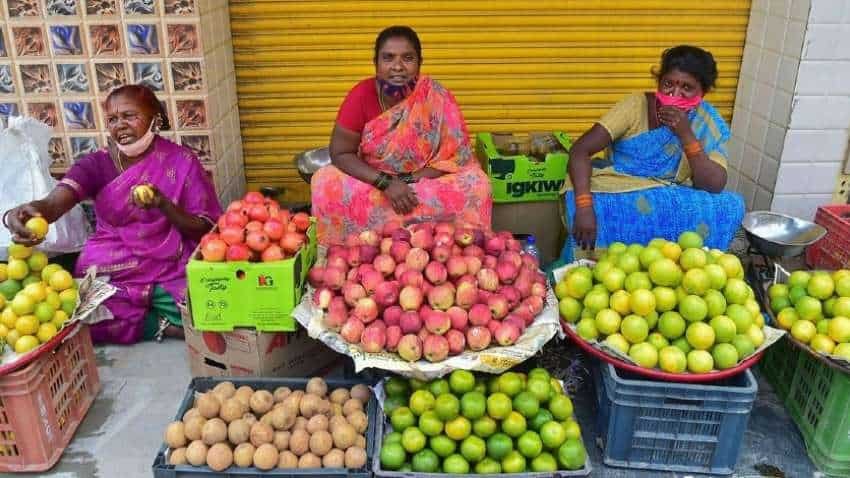 देश के 50 लाख स्ट्रीट वेंडर्स उठा सकते हैं इस सरकारी योजना का लाभ, आसानी से मिलता है 10 हजार रुपये तक का लोन