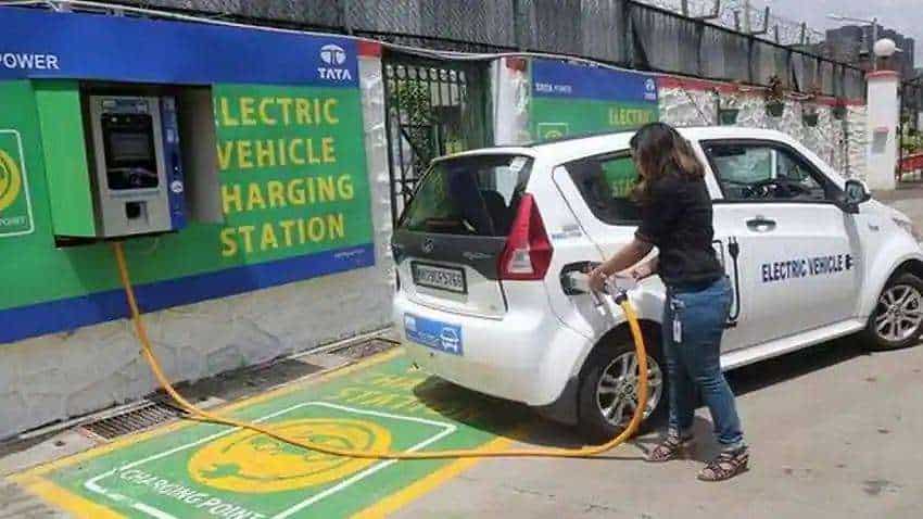 देश भर में इलेक्ट्रिक वाहनों के चार्जिंग स्टेशनों का होगा विस्तार, सरकार कर रही है पुख्ता इंतजाम
