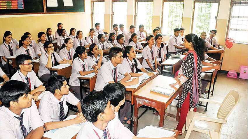 दिल्ली में 10वीं-12वीं के छात्रों के ऑफलाइन क्लास-एग्जाम के लिए माता-पिता की सहमति जरूरी नहीं, सरकार का फैसला