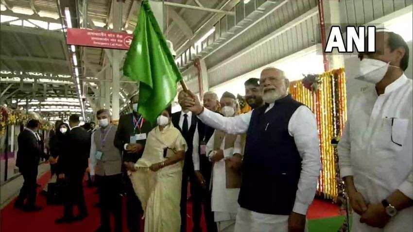 PM मोदी ने किया पुणे मेट्रो रेल प्रोजेक्ट का उद्घाटन, शिवाजी महाराज की प्रतिमा का भी अनावरण