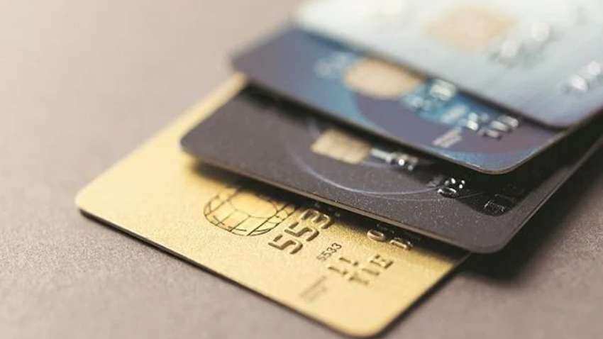 Video: Credit Card लेने से पहले जानें, कार्ड पर लगने वाले इन 5 तरह के चार्जेस के बारे में 