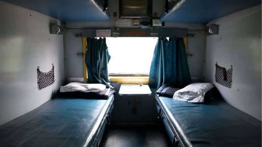 Indian Railways: सुहाना होगा रेल यात्रियों का सफर, एसी कोच में फिर से मिलने लगेंगे कंबल और चादर