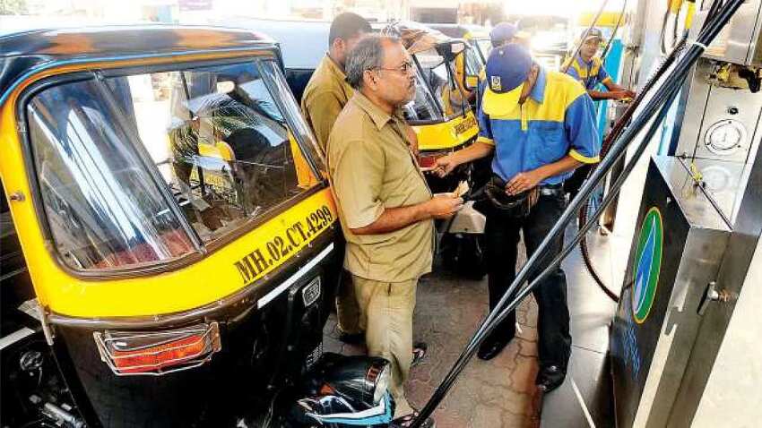 CNG Price: महाराष्ट्र के लोगों को होली का तोहफा! सरकार ने की CNG की कीमत में कटौती, घटाया 3% वैट