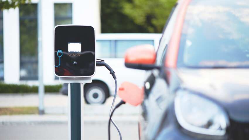 EV खरीदने वालों के लिए गुड़ न्यूज़, दिल्ली में खुलेगा देश का सबसे सस्ता Charging Station- 2 रुपए में कर सकेंगे कार चार्ज