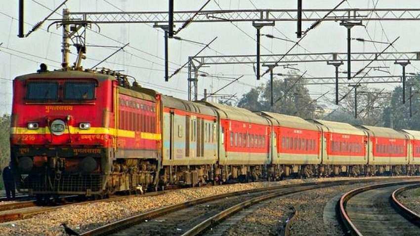Trains Cancelled Today: भारतीय रेल ने 107 ट्रेनों को किया रद्द, घर से निकलने से पहले यहां चेक करें अपनी गाड़ी का स्टेटस