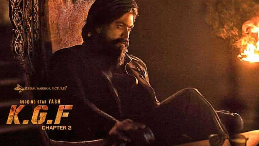 KGF Chapter 2 Box Office Collection: पहले ही दिन सिनेमाघरों में आया रॉकी भाई का तूफान, कमा लिए इतने करोड़