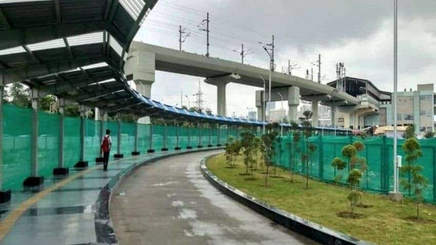 Noida Sector-51 और 52 मेट्रो स्टेशनों को जोड़ने के लिए बनेगा फुट ओवर ब्रिज, NMRC ने निर्माण को दी मंजूरी