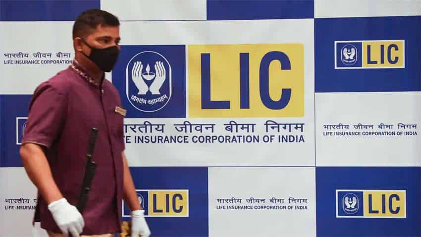 LIC IPO Subscription Status Live: पहला दिन- पॉलिसीहोल्डर्स का कोटा 1.8 गुना भरा, कुल सब्सक्रिप्शन 60% हुआ