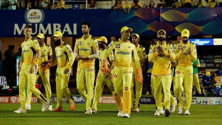 CSK vs MI, IPL 2022: मैच से पहले CSK को बड़ा झटका, 16 करोड़ का यह खिलाड़ी टूर्नामेंट से हुआ बाहर