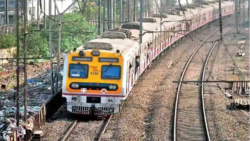 Mumbai Local Train: यात्रीगण कृपया ध्यान दें, मुंबई में 12 लोकल ट्रेनों को एसी ट्रेन में बदलने की तैयारी में रेलवे
