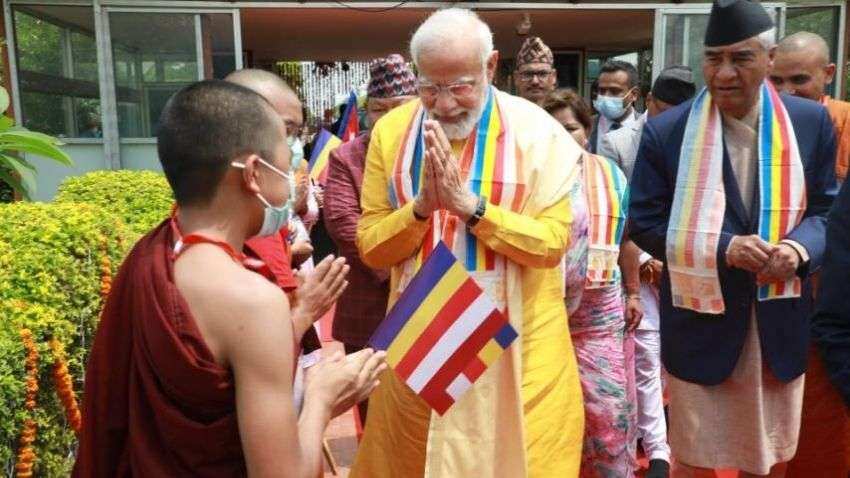 PM Modi Nepal Visit: लुम्बिनी पहुंचे पीएम मोदी, बुद्ध पूर्णिमा पर किया  मायादेवी मंदिर में दर्शन| Zee Business Hindi