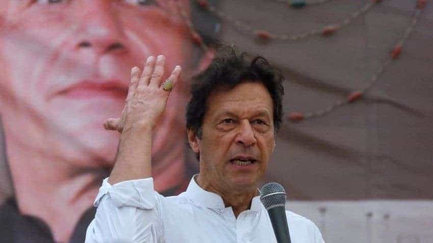 Pakistan: समर्थकों पर कार्रवाई के बाद पाक सरकार ने इमरान खान की रैली पर लगाया बैन, बताई ये वजह