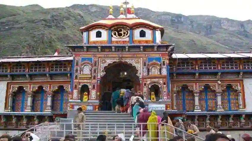 Char Dham yatra:  50 साल से अधिक उम्र के तीर्थयात्रियों के लिए नए नियम, 101 लोगों की मौत के बाद अलर्ट जारी