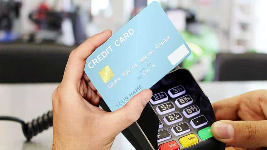 Credit Card के लिए आपका सिबिल स्कोर कितना होना चाहिए? जानें कुछ टॉप कार्ड्स, मिलेंगे ढेरों फायदे