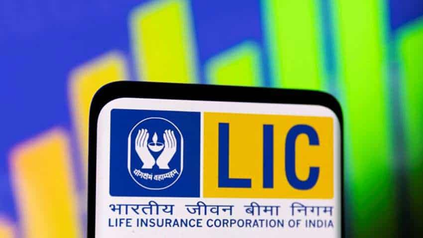 LIC: रिकॉर्ड निचले स्‍तर पर स्‍टॉक, 1.5 लाख करोड़ से ज्‍यादा का मार्केट कैप साफ; निवेशक खरीदें, बेचें या होल्‍ड करें 