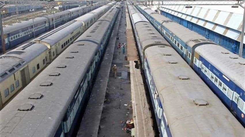 Indian Railways: रेलवे ने आज कैंसिल कर दी 196 ट्रेनें, यहां चेक करें कहीं आपकी गाड़ी भी तो नहीं हुई कैंसिल