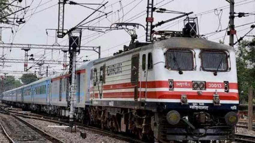 Railway Recruitment 2022: रेलवे में निकली 121 पदों पर भर्तियां, ₹35000 तक होगी सैलरी, जानें कैसे करना है अप्लाई