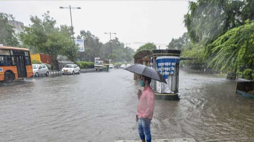Weather Update: दिल्ली-NCR समेत इन राज्यों में हल्की बारिश के आसार, राजस्थान-असम में बाढ़ जैसे हालात- IMD Alert