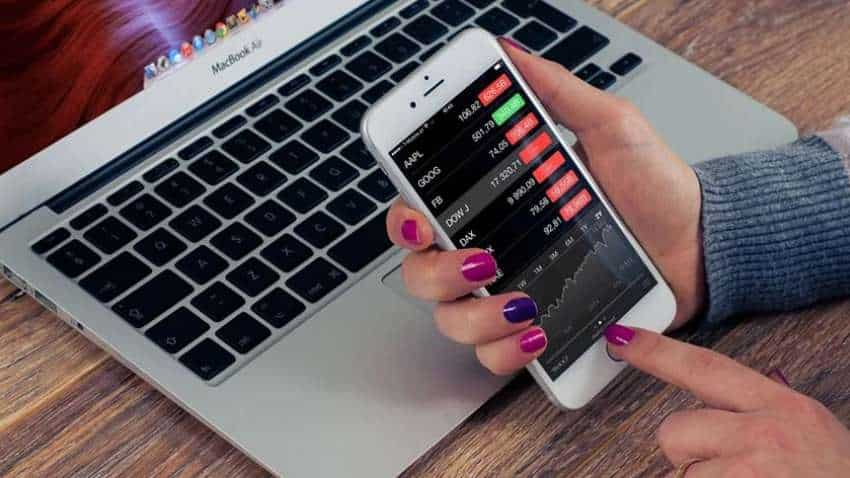 Buy, Sell or Hold: स्‍टार हेल्‍थ, DLF, टॉरेंट फार्मा, पीरामल, MCX के स्‍टॉक्‍स में क्‍या करें निवशेक? खरीदें या बेचें 