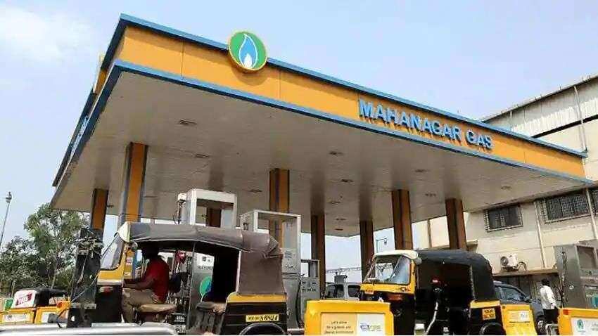 CNG Price Hike: एक महीने में दूसरी बार महंगी हुई सीएनजी, मुंबई में आज से 6 रुपये प्रति किलो बढ़ गए दाम