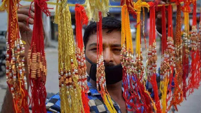 Raksha Bandhan: देश-विदेश में धूम मचा रही हैं बाराबंकी की राखियां, अमेजन पर हो रही जबरदस्त बिक्री, दीदियां कर रहीं बंपर कमाई