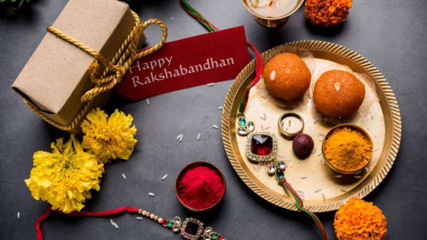  Raksha Bandhan Thali 2022: राखी की थाली में ये 5 चीजें जरूर करें शामिल, मजबूत होगा भाई बहन का रिश्ता