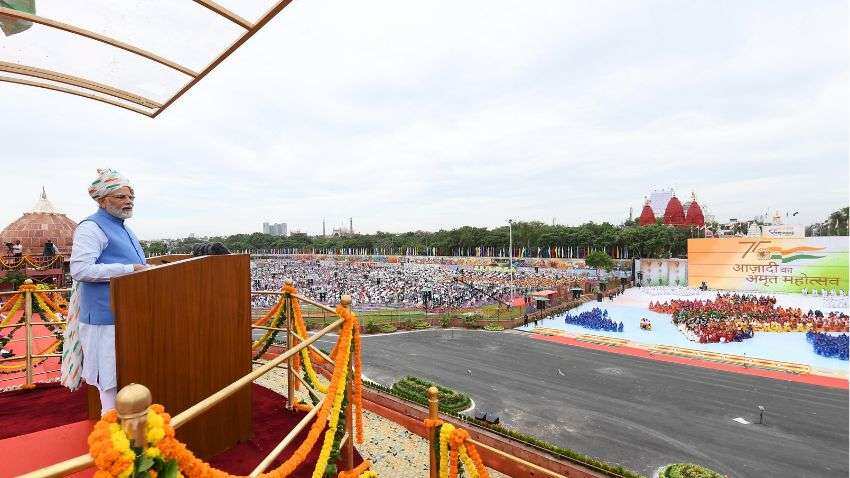 पीएम मोदी ने इस Independence Day किया टीपी से किनारा, नोट्स पढ़कर दिया भाषण, जानें प्रधानमंत्री के स्पीच की 10 बड़ी बातें
