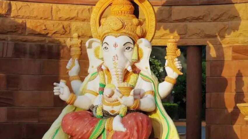 Ganesh Chaturthi : अंग्रेजों को धूल चटाने के लिए की गई थी गणेशोत्‍सव की शुरुआत, जानिए दिलचस्‍प किस्‍सा