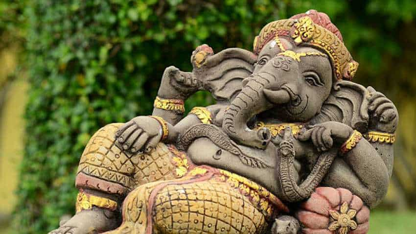 Ganesh Chaturthi 2022: गणेश जी की पूजा में ना चढ़ाएं ये चीजें, जानें क्यों पूजा में वर्जित हैं तुलसी?