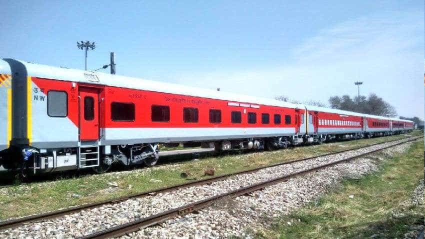 Indian Railways: अब इन 18 ट्रेनों में भी अनारक्षित टिकट के साथ सफर कर सकेंगे रेल यात्री, देखें लिस्ट