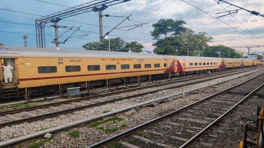 Ticket Cancellation: टिकट कैंसिल करने पर वसूला जाएगा GST! रेलवे ने जारी किया स्पष्टीकरण