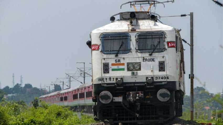 Indian Railways: माता वैष्णो देवी जाने वाले श्रद्धालु कृपया ध्यान दें, रेलवे ने रद्द की कई ट्रेनें, पढ़ें डिटेल्स
