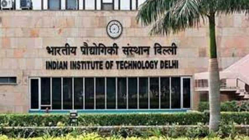 IIT DELHI: विद्यार्थियों के विरोध पर आईआईटी दिल्ली ने शिक्षण शुल्क 30 फीसदी घटाया