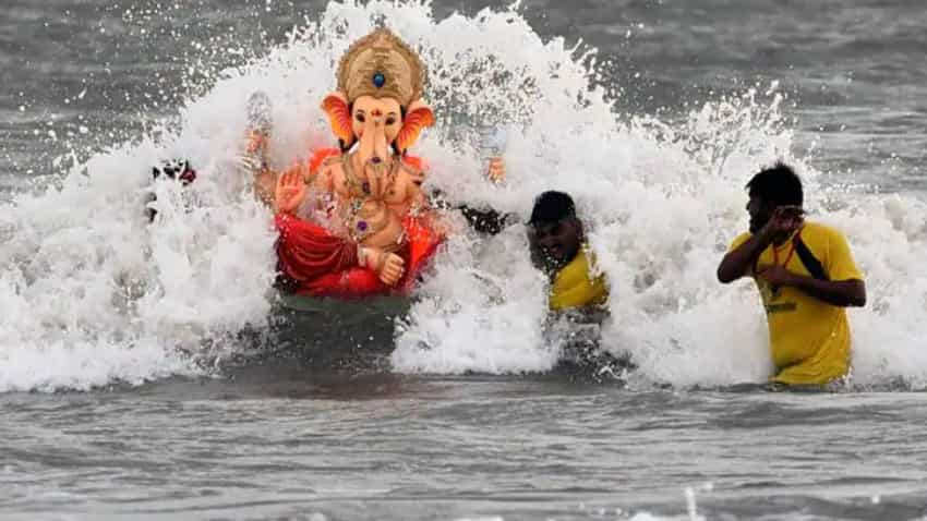 Anant Chaturdashi 2022 : गणपति का विसर्जन करते समय ध्‍यान रखें ये बातें, जानें शुभ मुहूर्त और विसर्जन विधि