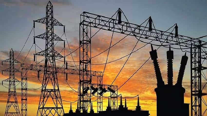 DISCOMs पर बिजली कंपनियों का 1,13,000 करोड़ रुपये बकाया, केंद्रीय बिजली मंत्री को उम्मीद, 2026 तक पूरा हो जाएगा भुगतान