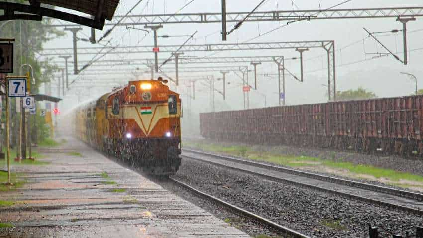 Indian Railways: मध्य प्रदेश, यूपी, बिहार, पश्चिम बंगाल, असम, त्रिपुरा के लोगों के लिए खुशखबरी, रेलवे ने लिया ये बड़ा फैसला