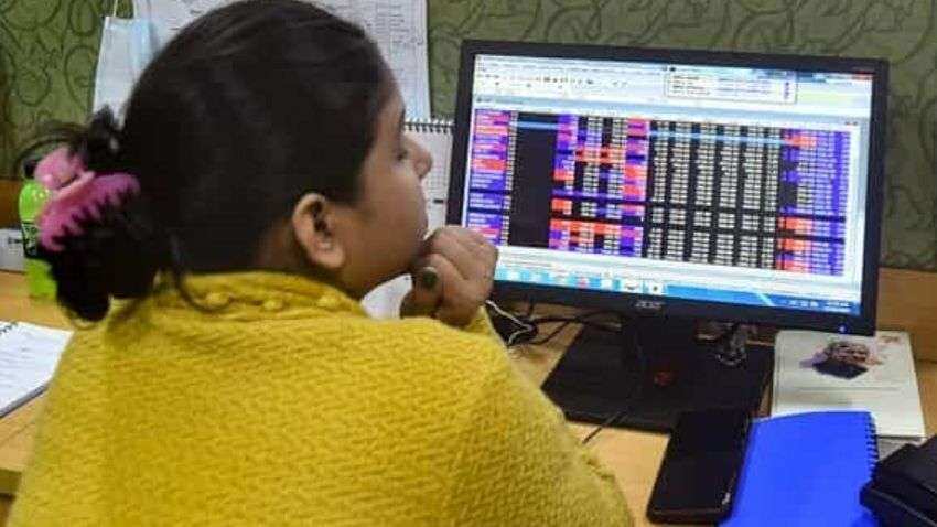 Stocks to buy: बाजार में जारी उठापटक के बीच इन शेयरों में 33% तक कमाई के मौके, सही भाव पर मिल रहे हैं ये तीन स्टॉक्स