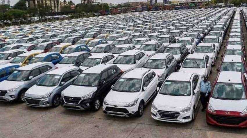 Auto Sales: फेस्टिव सीजन में ऑटो सेक्टर की बल्ले-बल्ले, वाहनों की बिक्री में आया बंपर उछाल