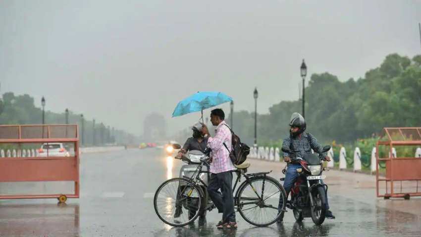 Delhi Rain Alert: दिल्ली में बारिश से हाल बेहाल, इन शहरों में लगातार बरसेगा पानी- IMD ने जारी की दो दिन की चेतावनी