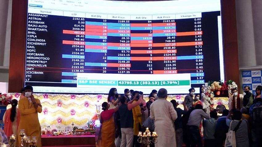 Diwali Picks 2022: मुहूर्त ट्रेडिंग में अगली दिवाली के लिए इन 5 शेयरों पर लगाए दांव, मिल सकता है 100% तक रिटर्न