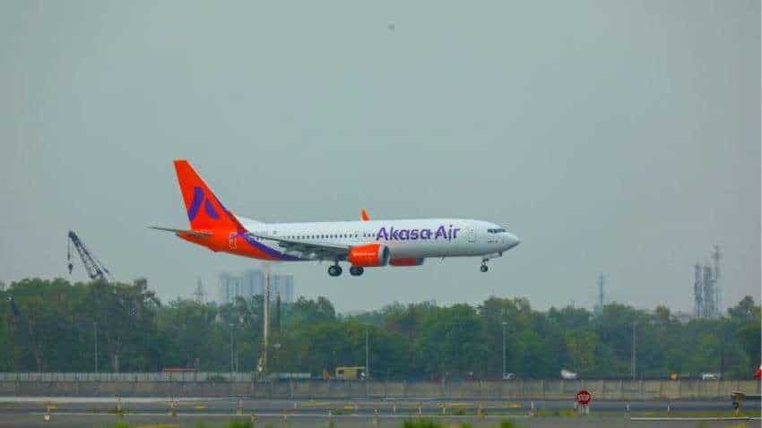 Akasa Air की फ्लाइट से हवा में टकराया पक्षी, DGCA ने बताया- डैमेज के बाद प्लेन ने दिल्ली में की लैंडिंग