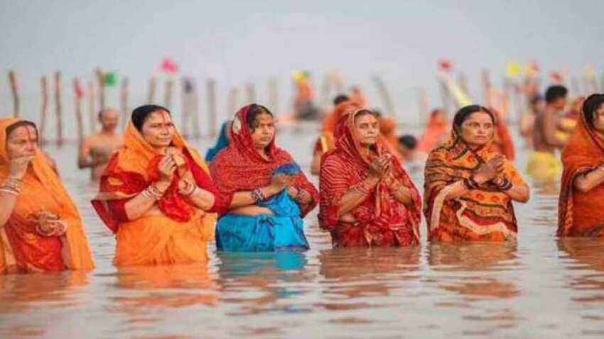 Chhath Puja 2022 Wishes: नहाय-खाय के साथ आज से आस्‍था का महापर्व शुरू, इन मैसेज को भेजकर अपनों को दें बधाई