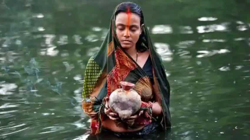 Chhath Puja 2022: जानिए कौन हैं छठी मइया, इस महापर्व में विशेष रूप से की जाती है जिनकी पूजा