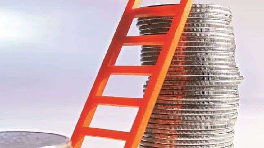 Investment Tips: स्मॉलकैप फंड्स ने दिया 32% का बंपर रिटर्न, एक्सपर्ट ने आपके लिए इन 3 फंड्स को चुना