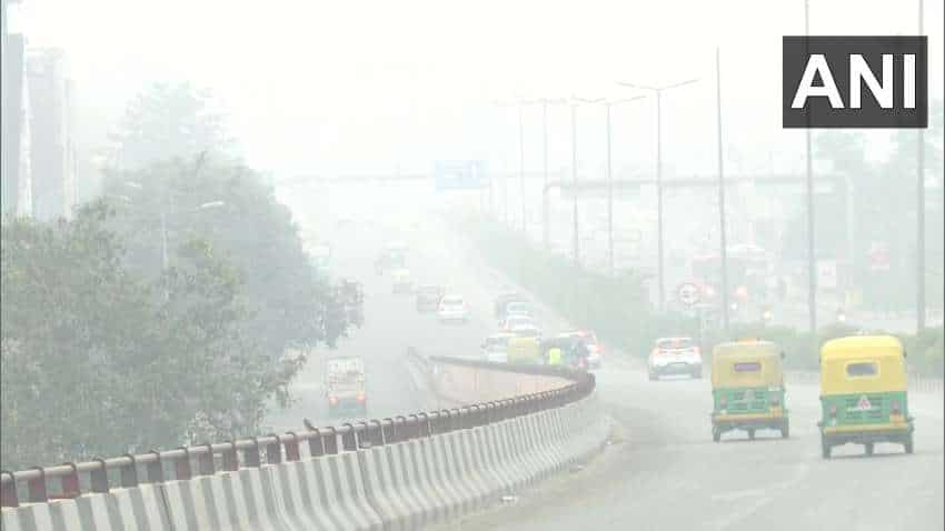 Air Quality: राजधानी पर धुंध और पॉल्यूशन से कोई राहत नहीं, कई बीमारियों का खतरा, जानिए अपने इलाके का हाल