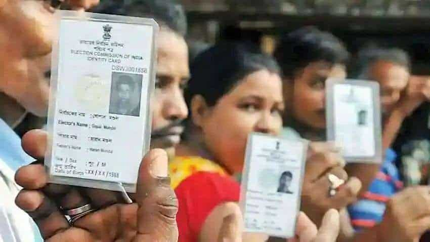 आया मौसम चुनाव का! घर बैठे कैसे बनवाएं अपना Voter ID कार्ड, यहां चेक करें पूरा प्रोसेस और जरूरी दस्तावेजों की लिस्ट