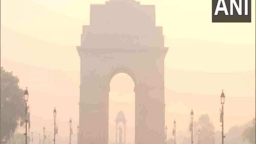 Delhi Weather: दिल्ली में वायु प्रदूषण से मिली थोड़ी राहत, AQI 320 किया गया दर्ज, लेकिन अब भी सांस-संबंधी बीमारियों का खतरा