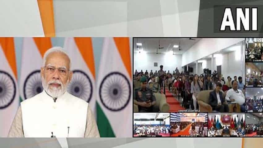 Rojgar Mela 2022: पीएम मोदी ने आज 71000 युवाओं को बांटे नियुक्ति पत्र, 1.5 साल में भरे जाएंगे सभी खाली पद